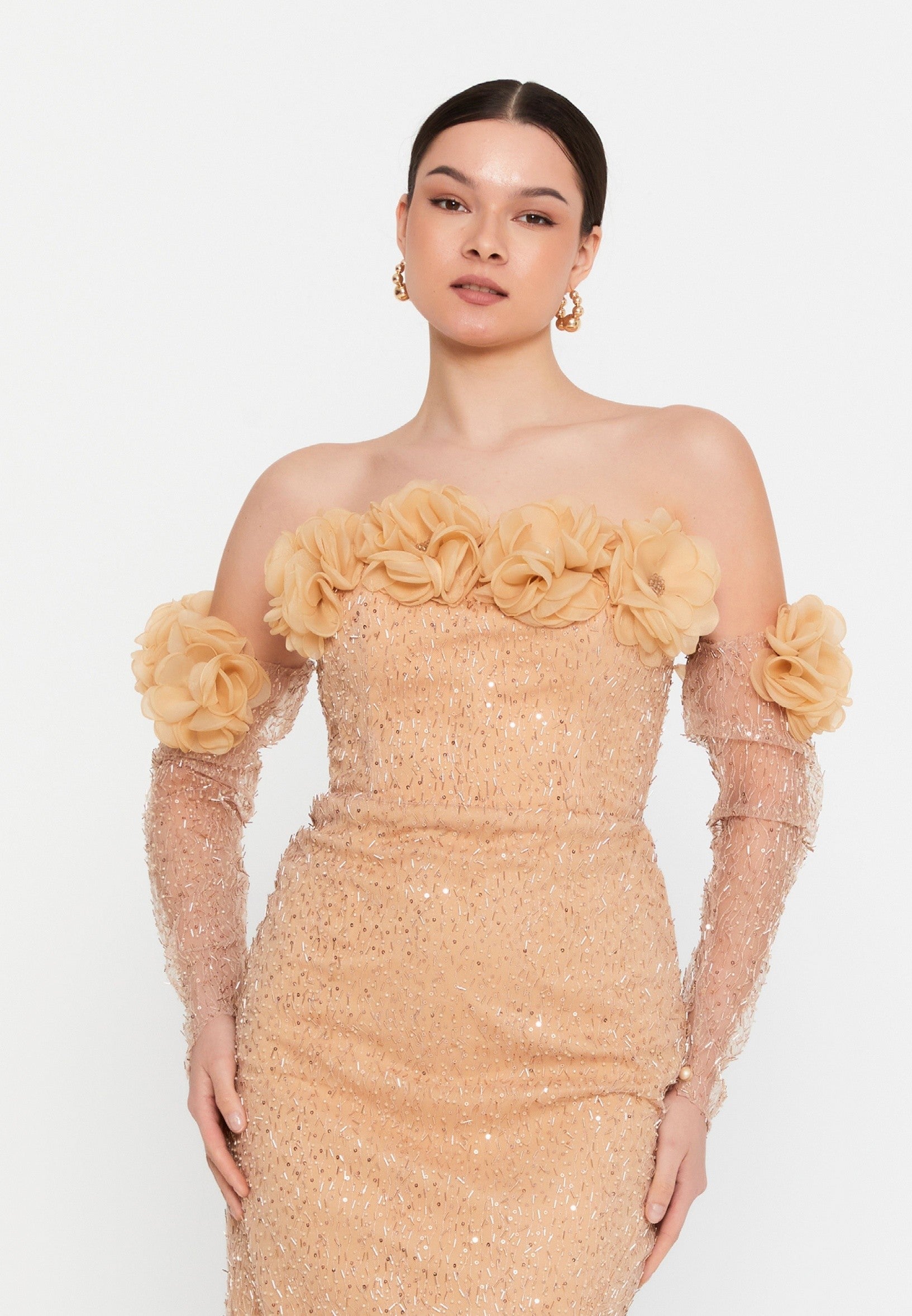 Rochie bijuterie nude - auriu cu flori 3D