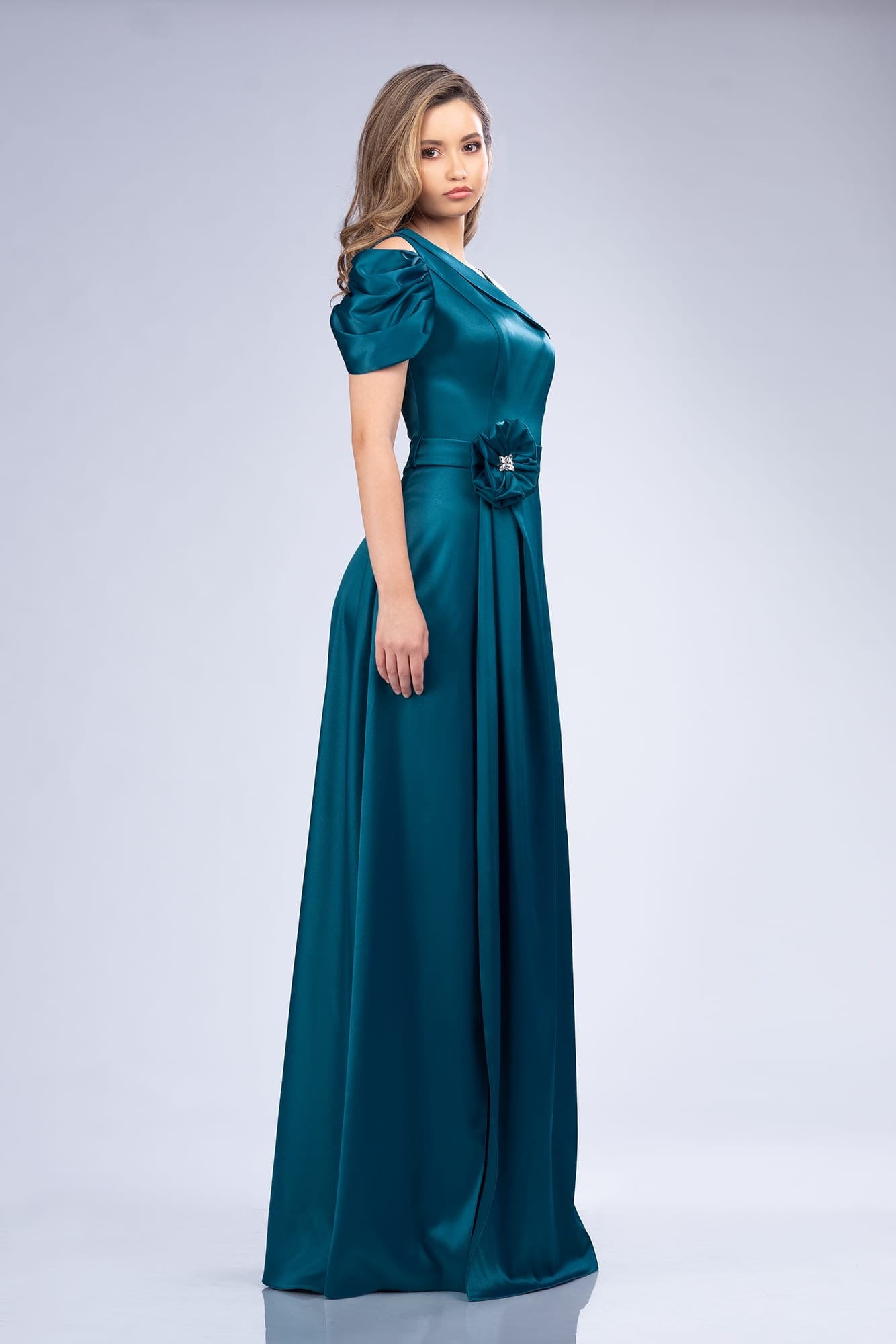 Rochie din tafta satinata asimetrica