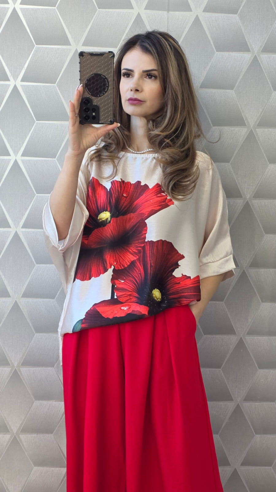 Bluza cu maci roșii și mâneci 3/4