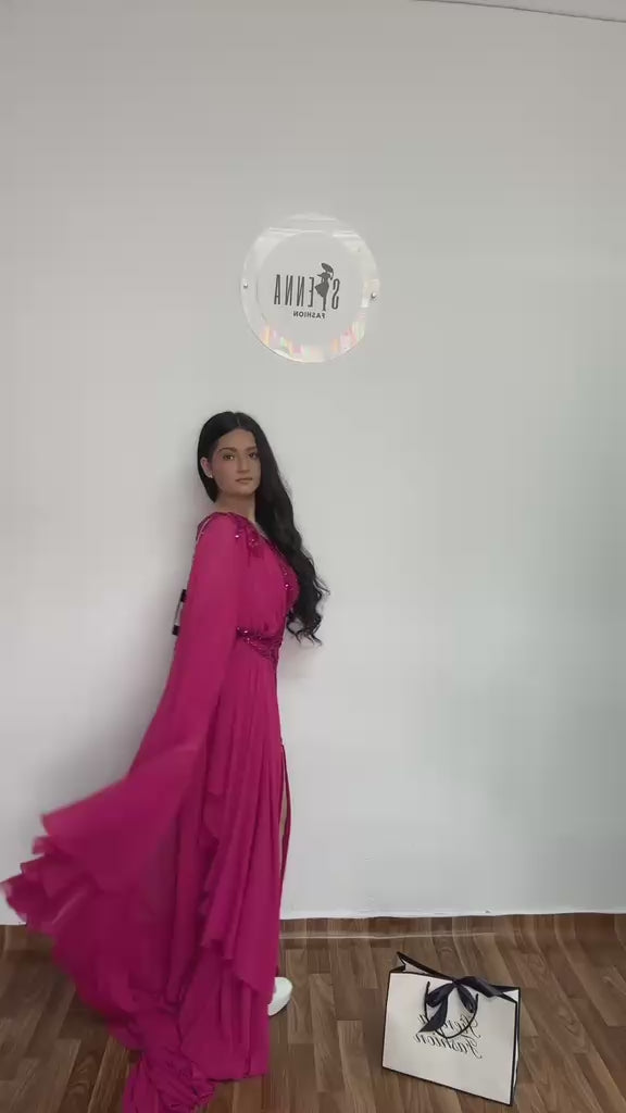 Rochie lungă fucsia cu voal pe un umăr Rayna