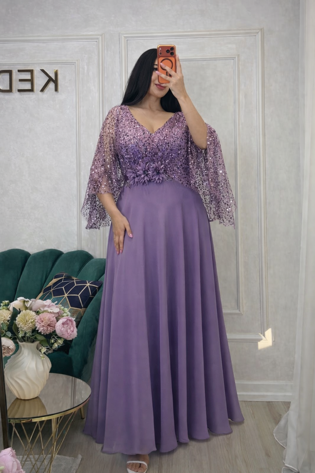 Rochie lungă lila cu mâneci din voal și paiete Glidia