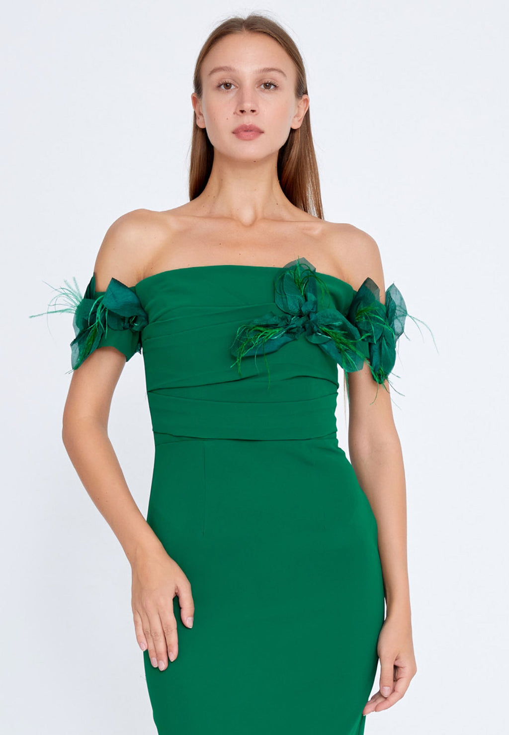 Rochie midi eleganta verde smarald cu umerii goi